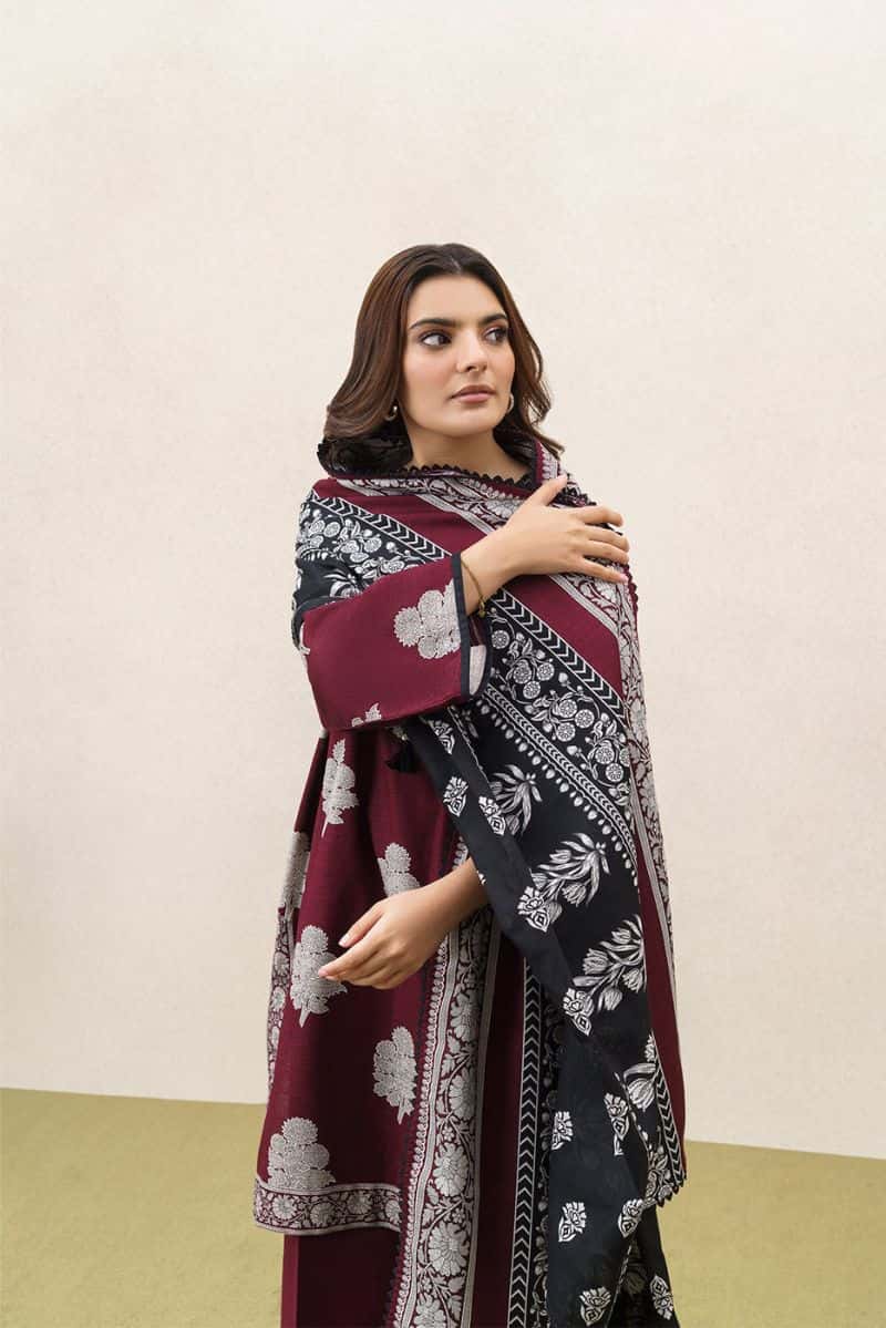 3 PIECE PRINTEDED SLUB KHADDAR SUIT-REGAL WEAVE (UNSTITCHED)