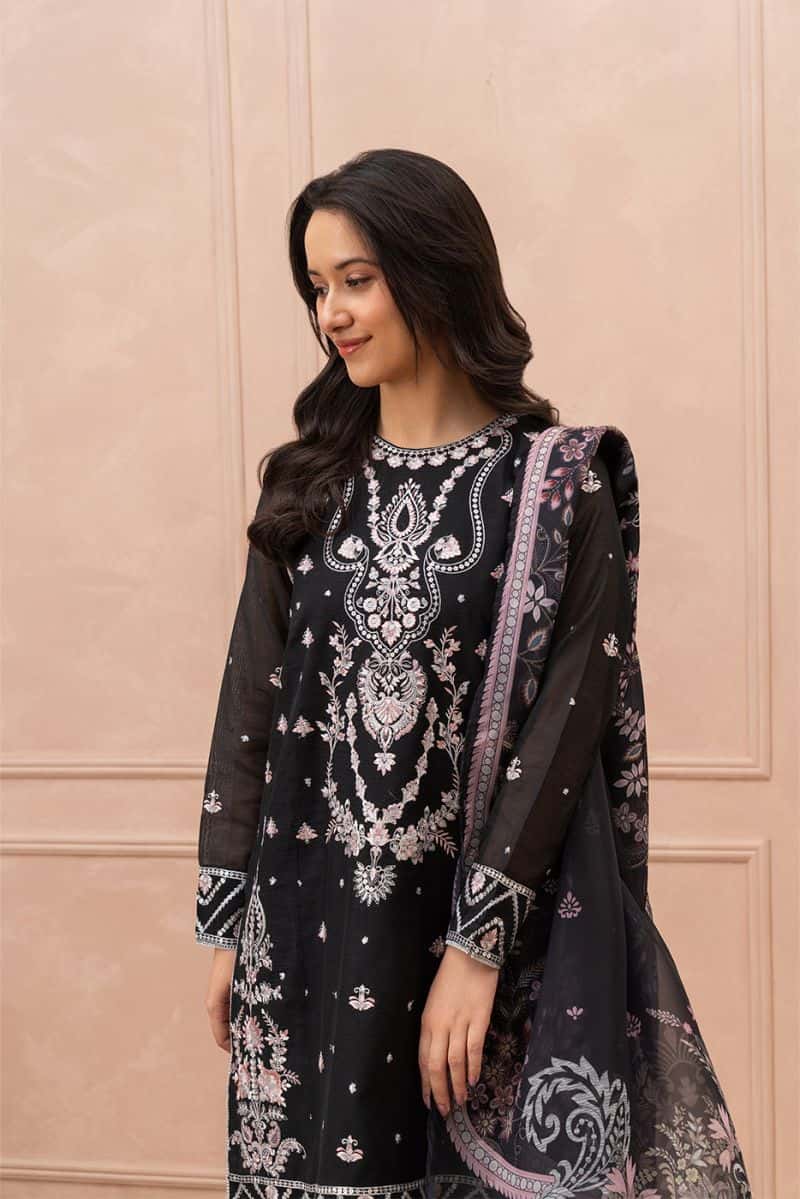 3 Piece Embroidered Paper Cotton Suit Luxury Pret