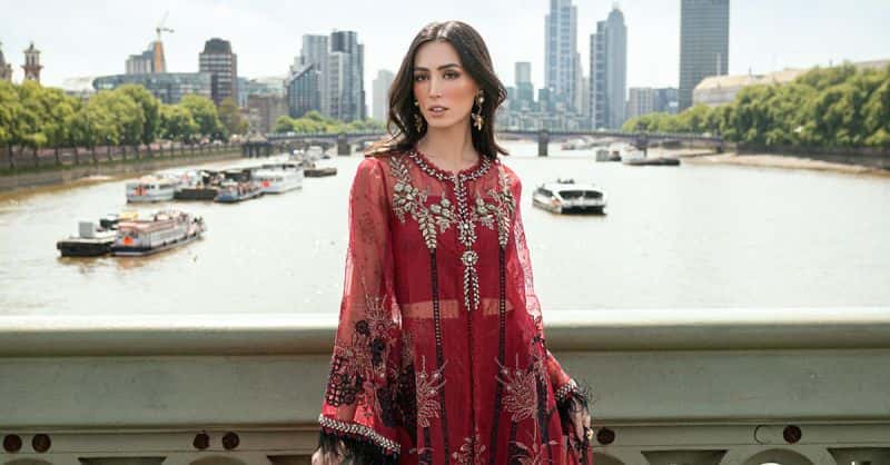 3 Piece Unstitched Embroidered Organza Suit - alternate view
