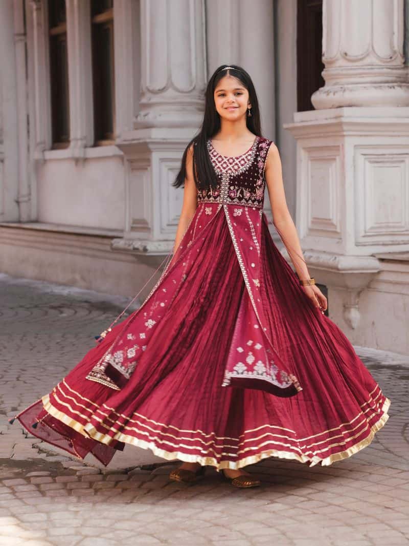 Embroidered Chanderi Suit - EGTPLED6-50121-3P