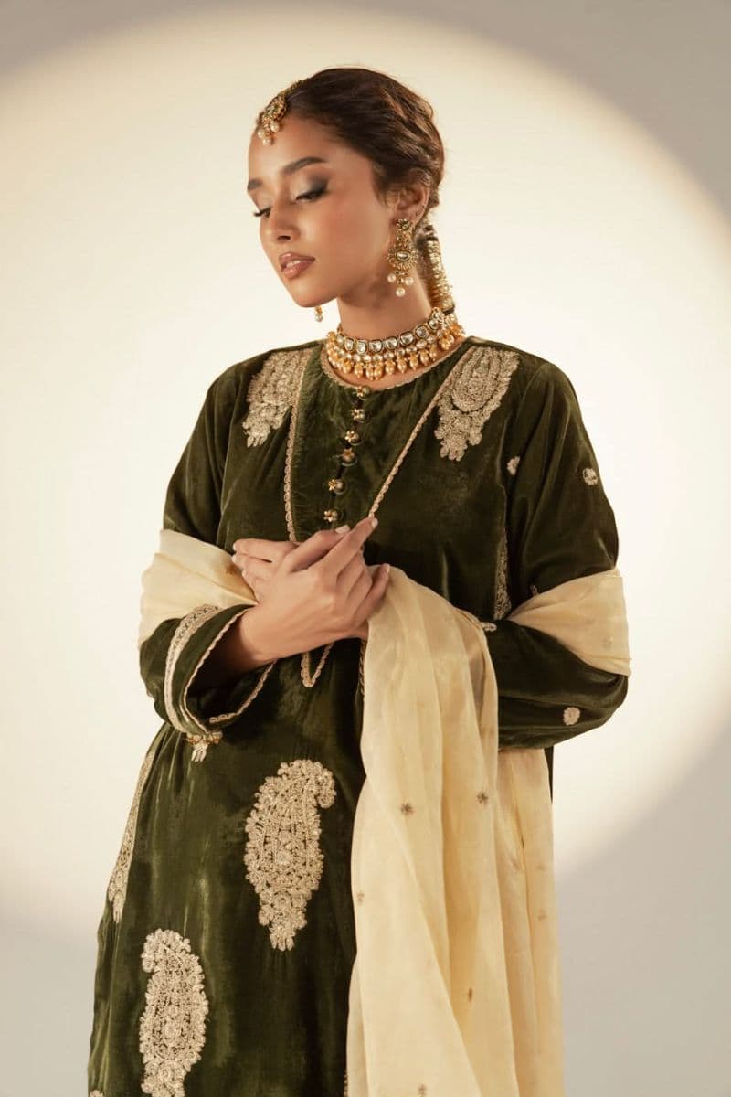 Green Embroidered Velvet 3 Piece Unstitched Suit