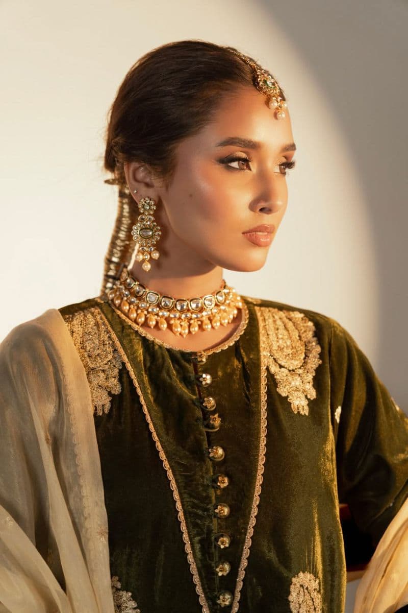 Green Embroidered Velvet 3 Piece Unstitched Suit