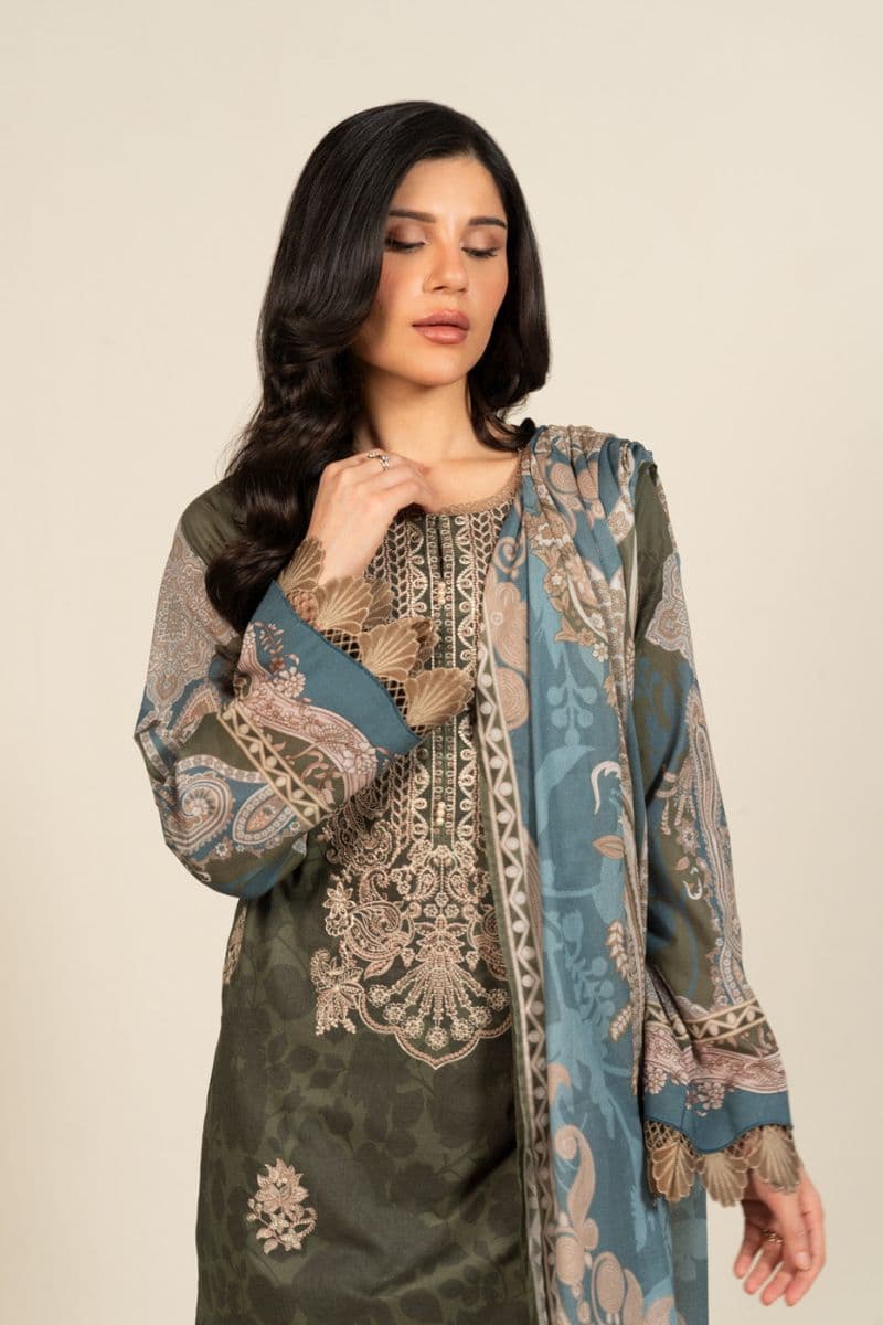 Dark Green Embroidered Lawn 3 Piece Unstitched Suit