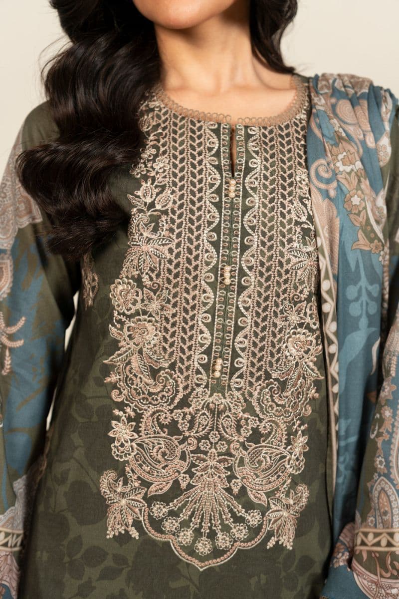 Dark Green Embroidered Lawn 3 Piece Unstitched Suit