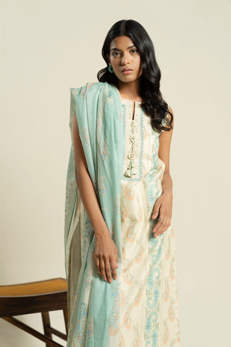 Blue Printed Lawn 3 Piece Unstitched Suit thumbnail