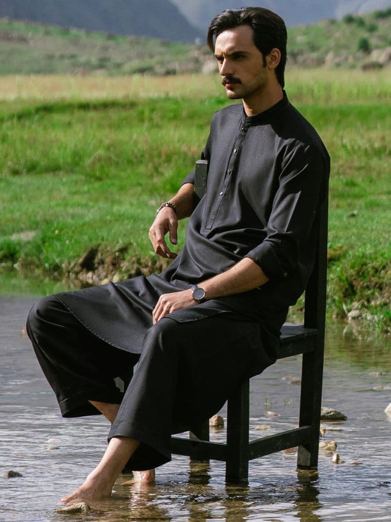 Black Kameez Shalwar thumbnail