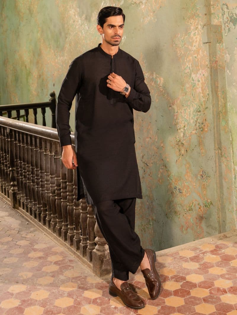 Black Kameez Shalwar thumbnail