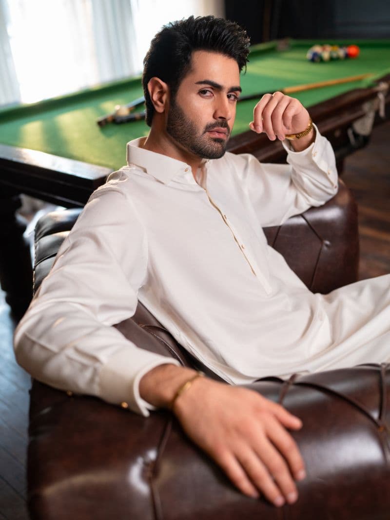 White Plain Kameez Shalwar thumbnail