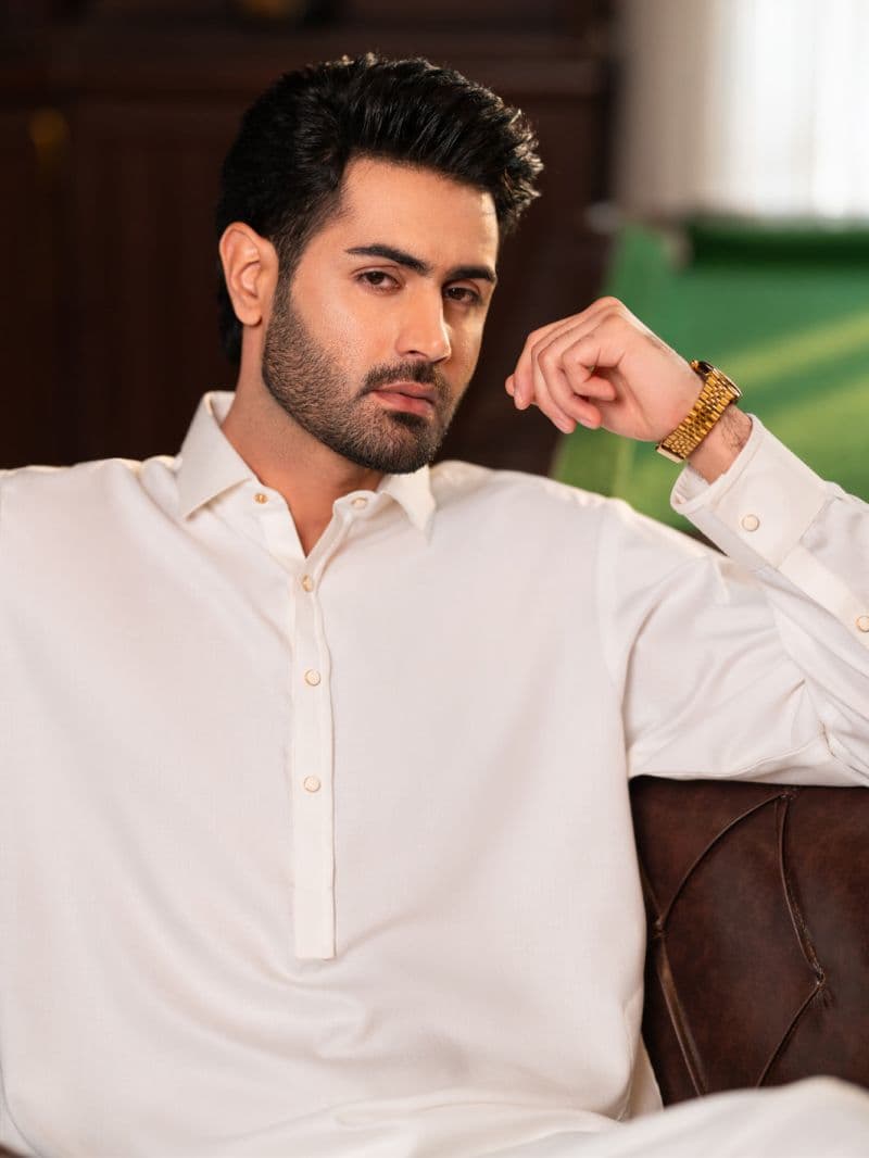White Plain Kameez Shalwar thumbnail