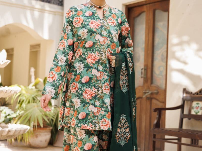 Green Lawn Stitched 3Pc thumbnail