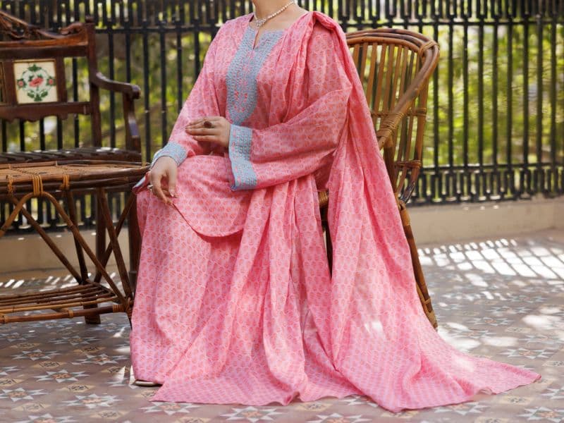 Pink Lawn Stitched 3Pc thumbnail