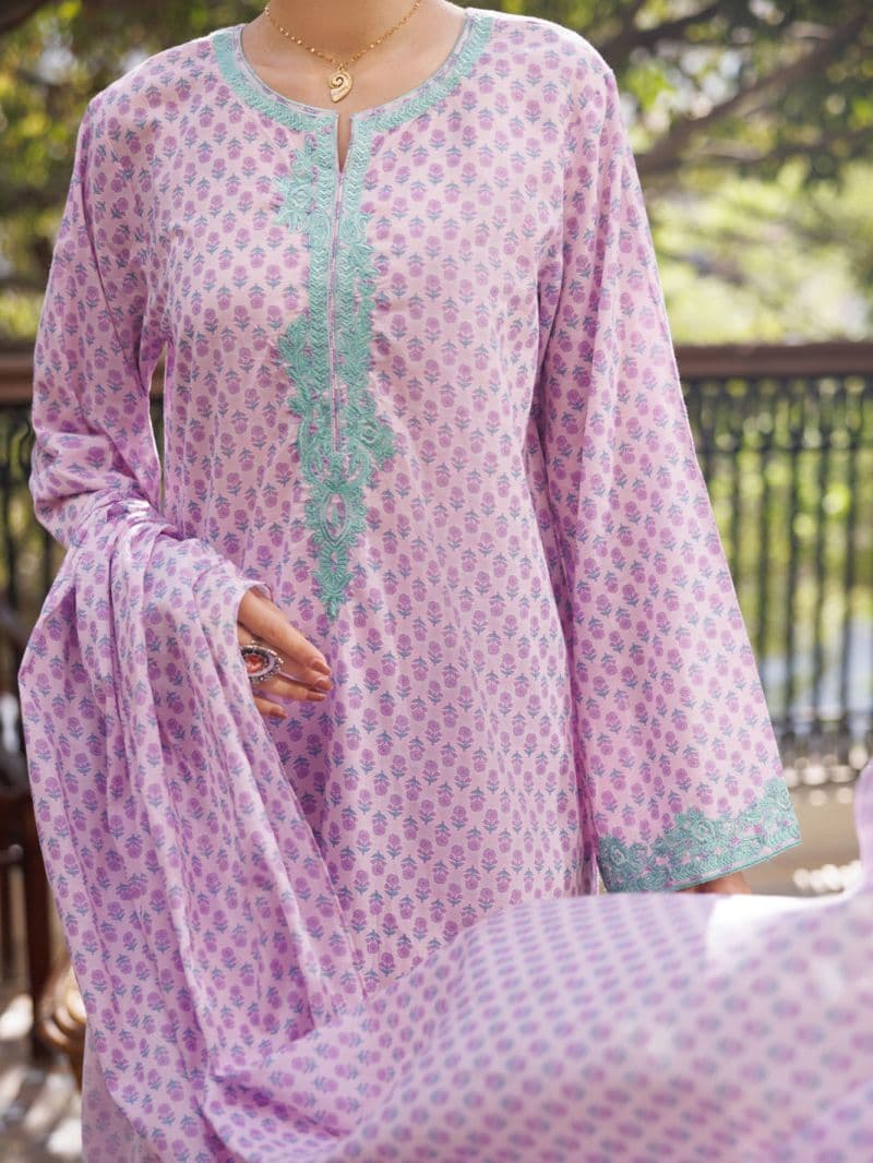 Light Purple Lawn Stitched 3Pc thumbnail