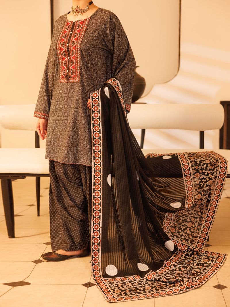 Black Lawn Stitched 2Pc
