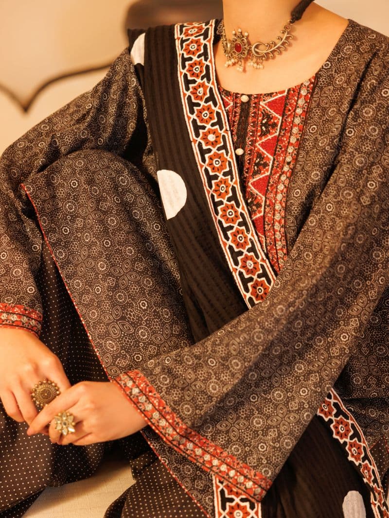 Black Lawn Stitched 2Pc