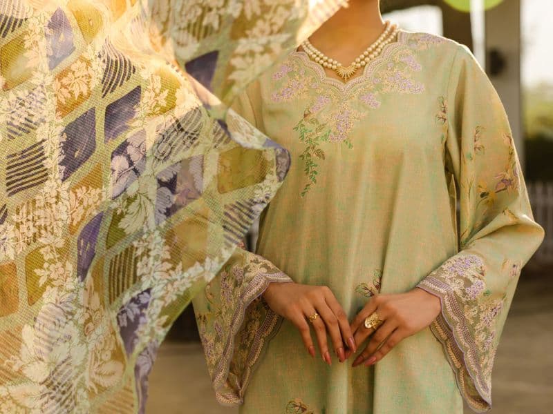 Green Lawn 3Pc Unstitched thumbnail