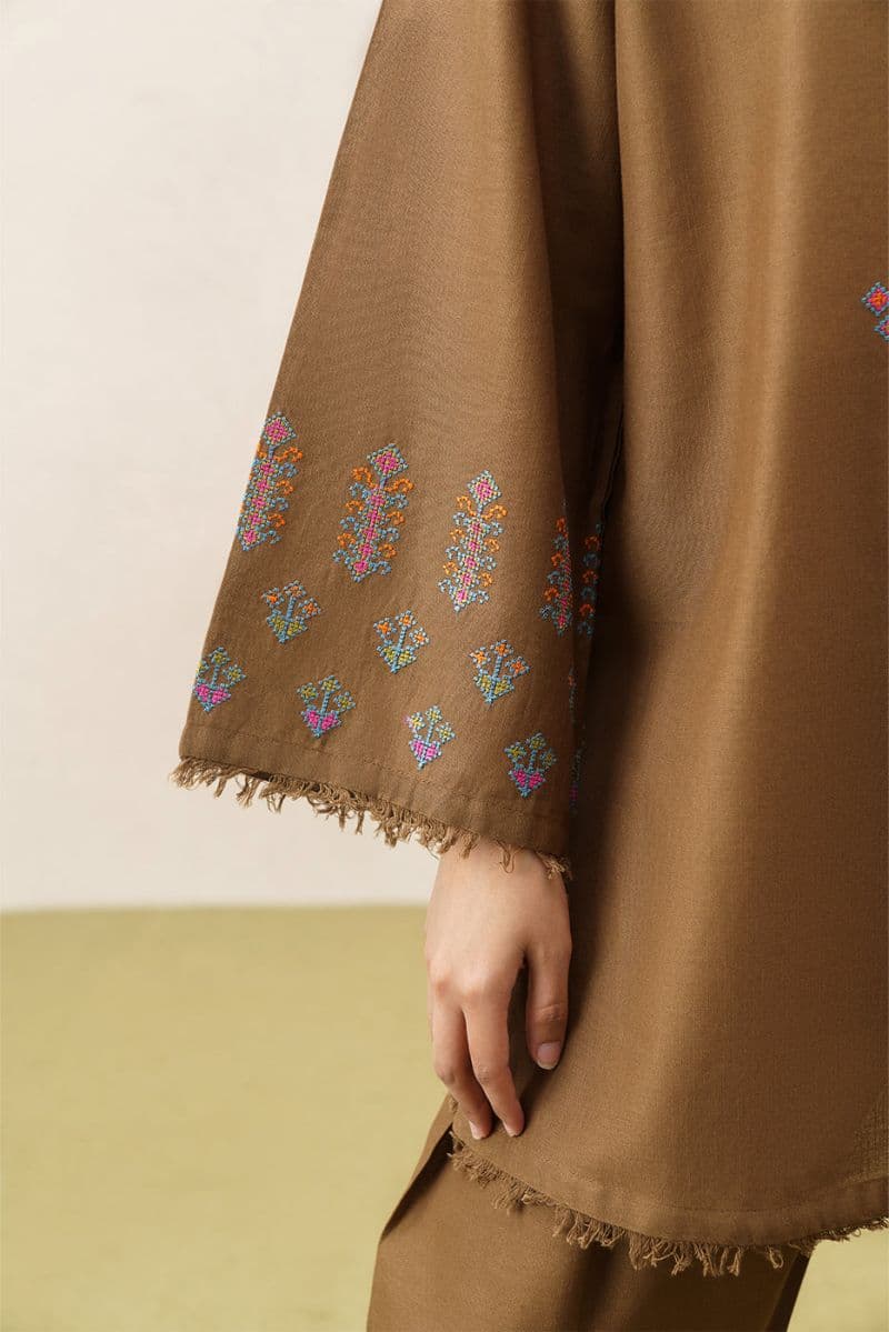 2 PIECE EMBROIDERED SLUB KHADDAR SUIT (PRET) thumbnail