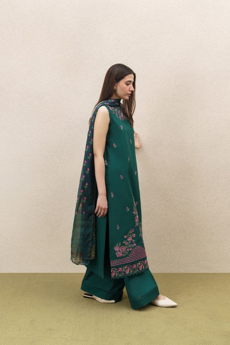 3 PIECE EMBROIDERED LAWN SUIT-EMERALD GLEAM (UNSTITCHED) thumbnail