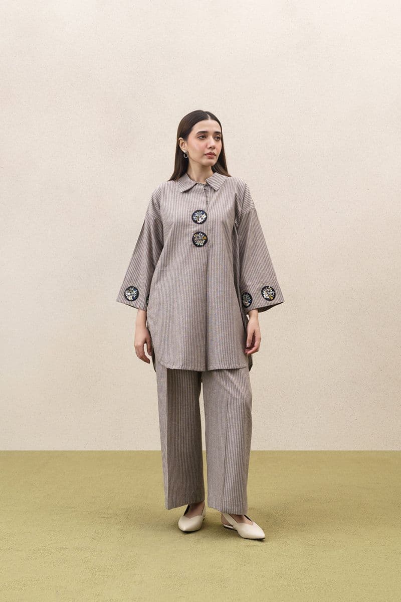 2 PIECE EMBROIDERED YARN DYED SUIT (PRET)