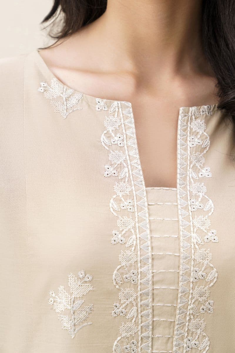 3 Piece Embroidered Lawn Suit - Ivory Garden Unstitched thumbnail