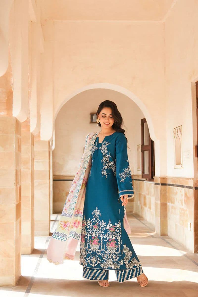 Embroidered Karandi 3 Piece Unstitched Suit