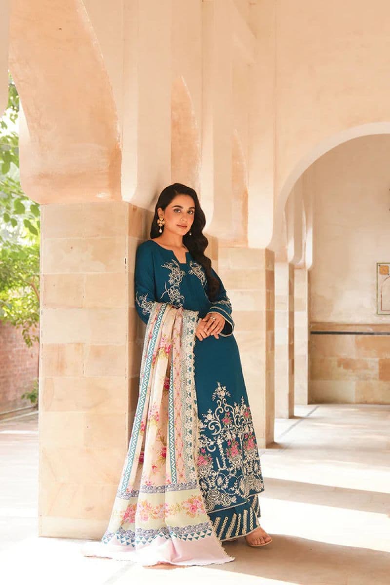 Embroidered Karandi 3 Piece Unstitched Suit