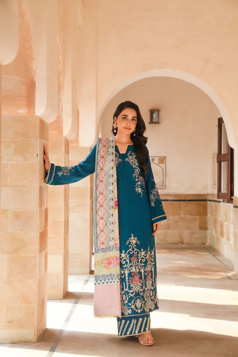 Embroidered Karandi 3 Piece Unstitched Suit thumbnail