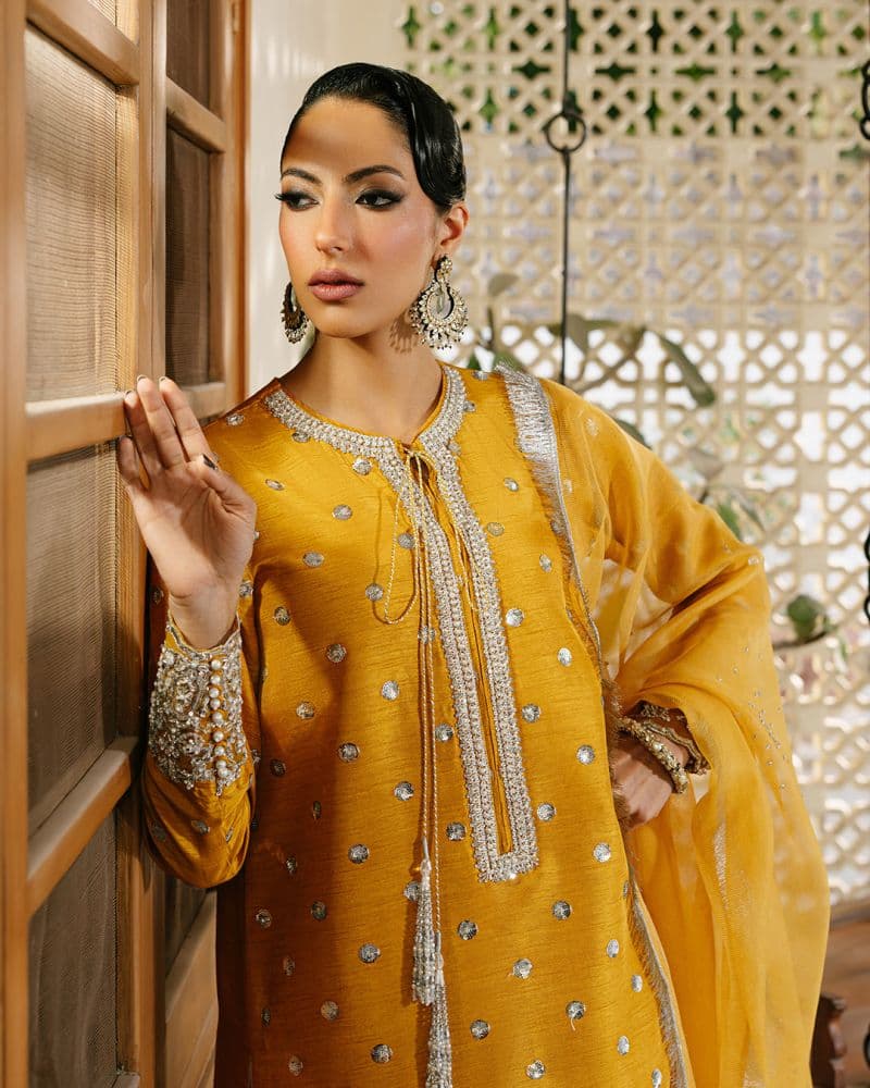 A Rich Ocar Yellow Jacquard Ready-to-Wear Suit thumbnail