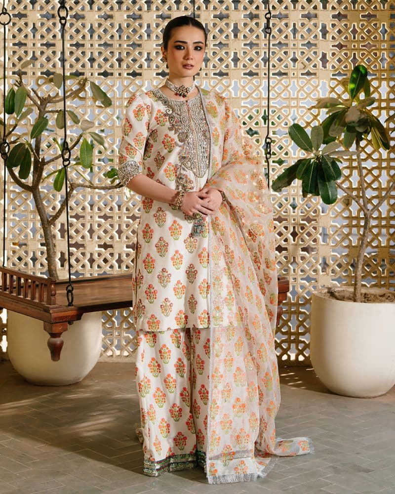 Pure White Silk Ready-to-Wear Suit thumbnail