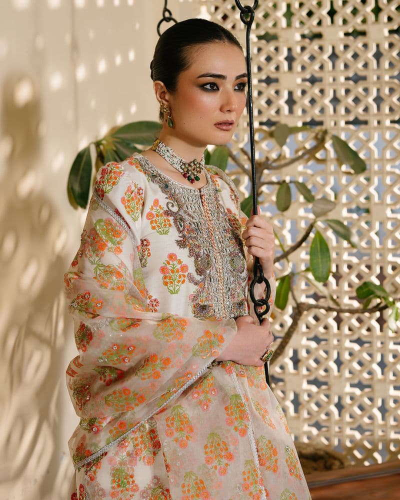 Pure White Silk Ready-to-Wear Suit thumbnail