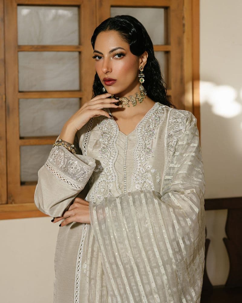 A Soft And Elegant Dusty Hue That Exudes Charm And Versatility Jacquard Ready-to-Wear Suit thumbnail