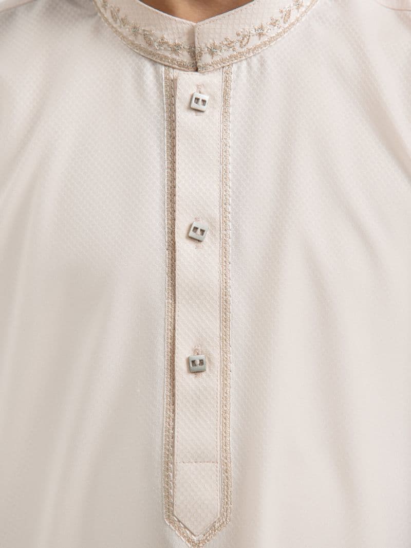 Embroidered Blended Kurta