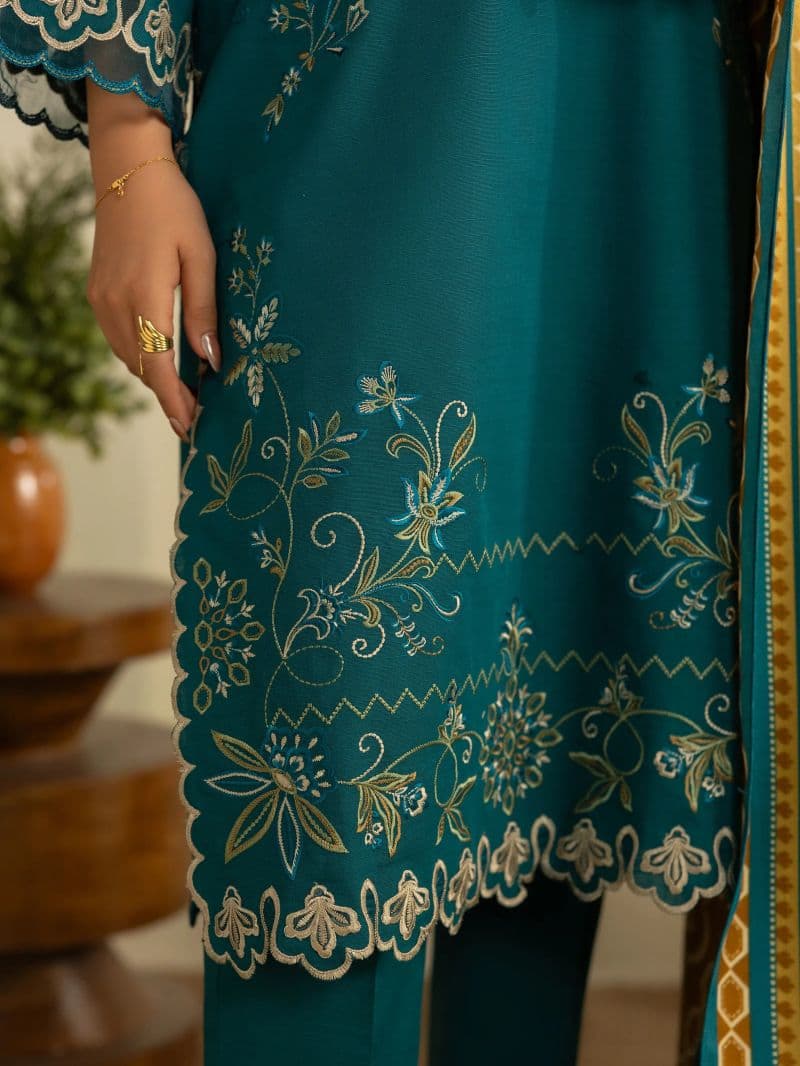 Pret Embroidered Khaddar Suit thumbnail