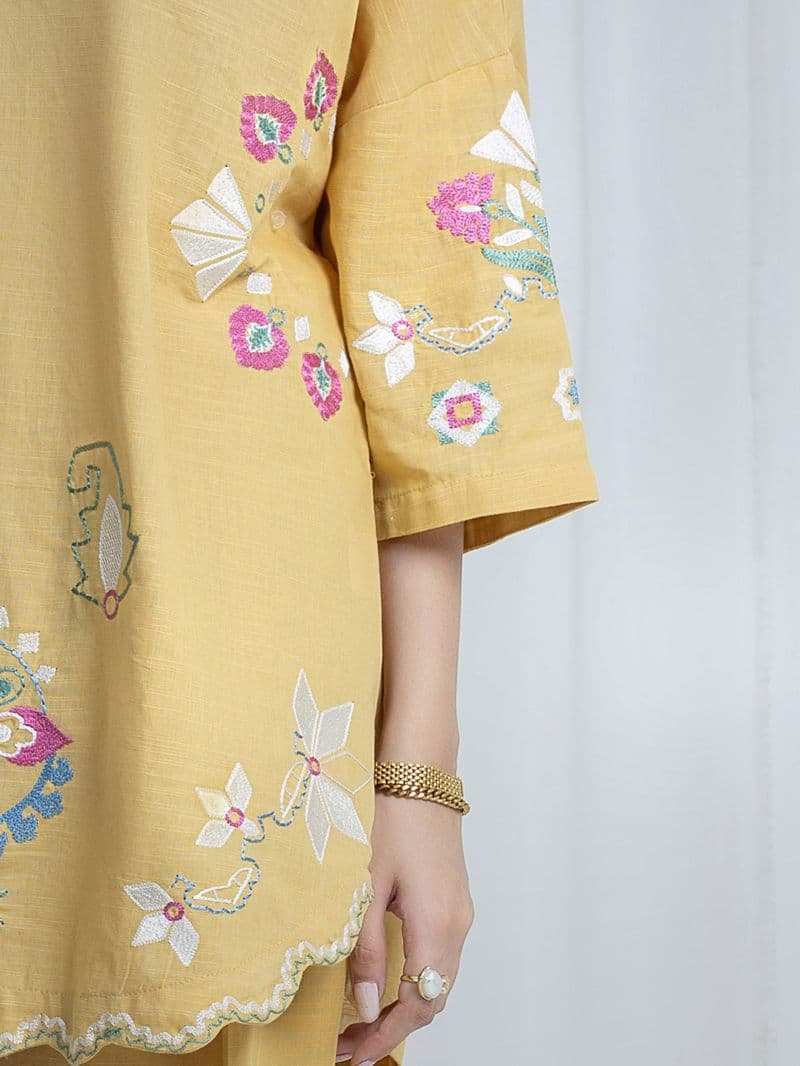 Embroidered Khaddar Co-Ord Set thumbnail