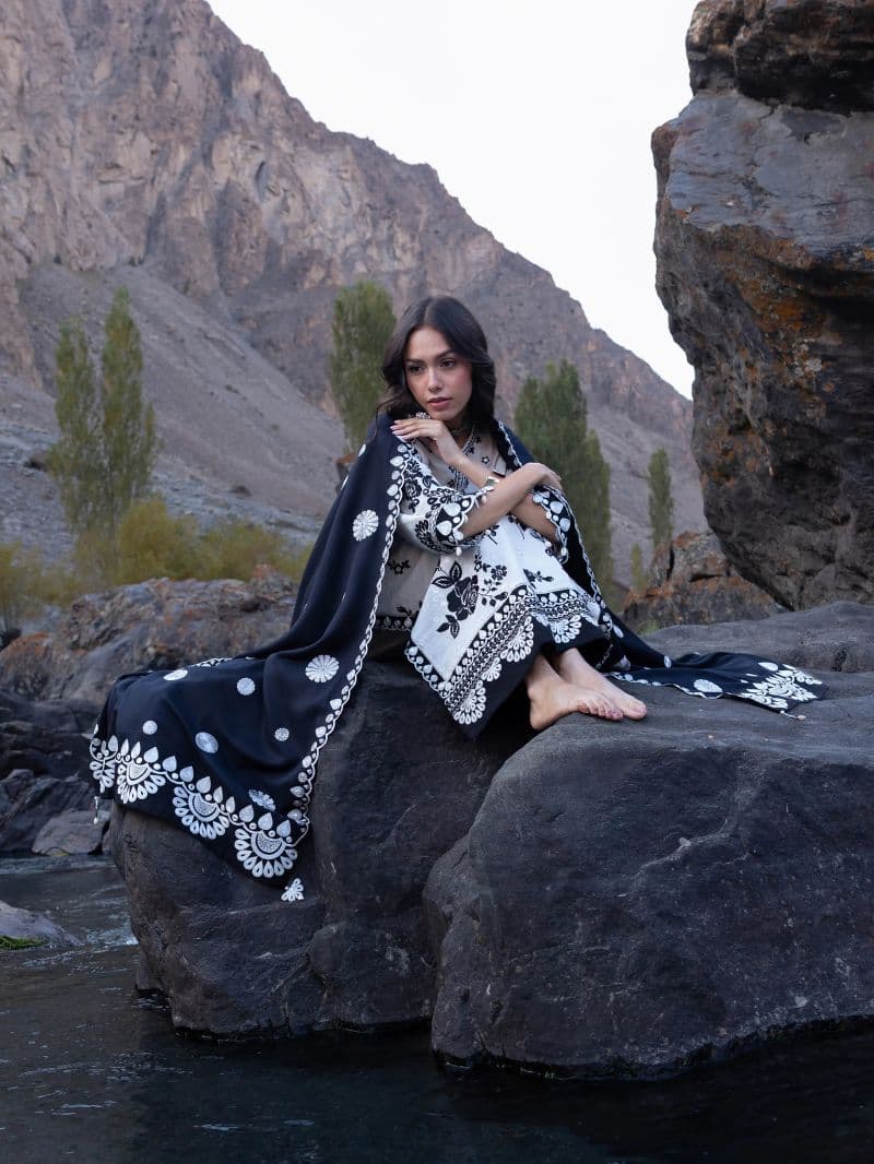 Embroidered Khaddar Suit - EWU6V11-34010-3P thumbnail