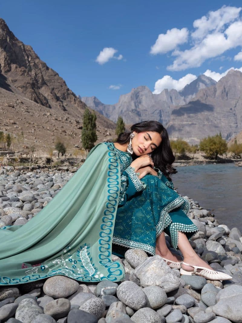 Embroidered Khaddar Suit - EWU6V11-34002-3P thumbnail