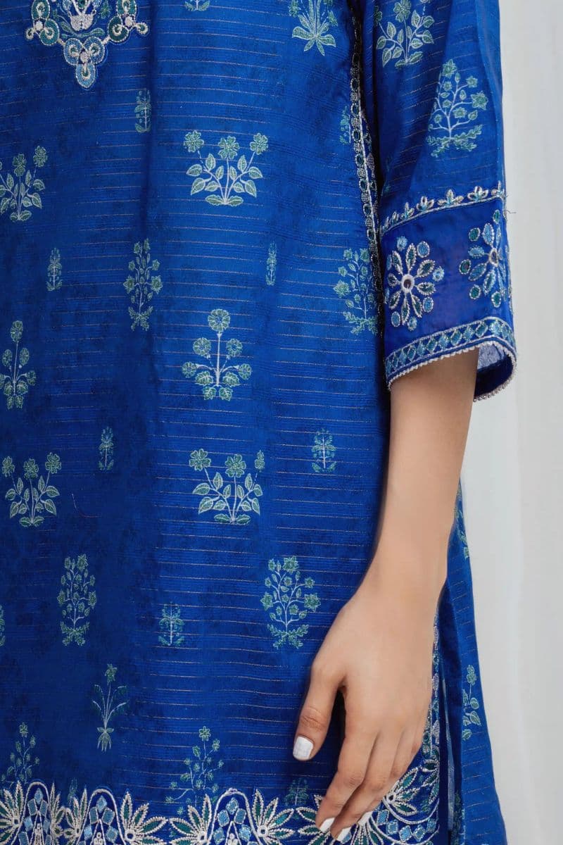 Embroidered Lawn Suit - EWU6V23-33418-3P thumbnail