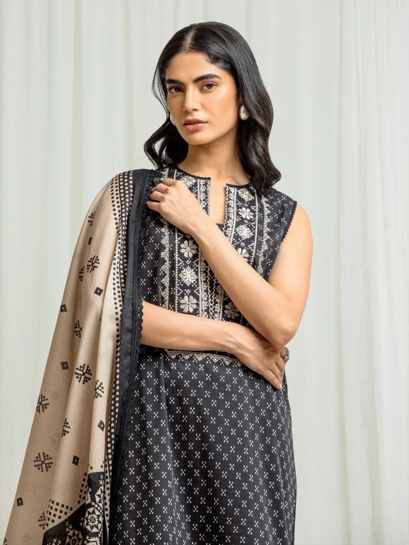 Embroidered Lawn Suit - EWU6V1-33006-3P thumbnail