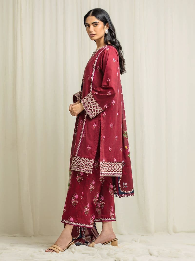 Embroidered Lawn Suit - EWU6V1-33013-3P thumbnail