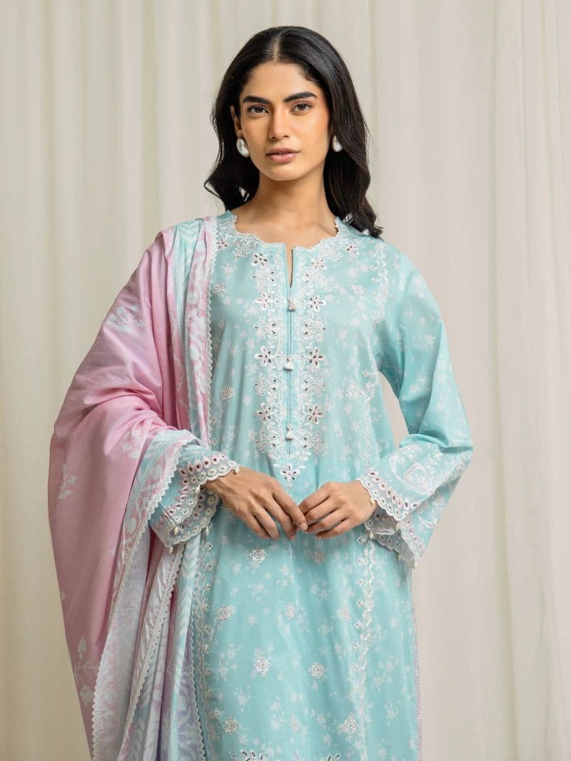 Embroidered Lawn Suit - EWU6V1-33000-3P