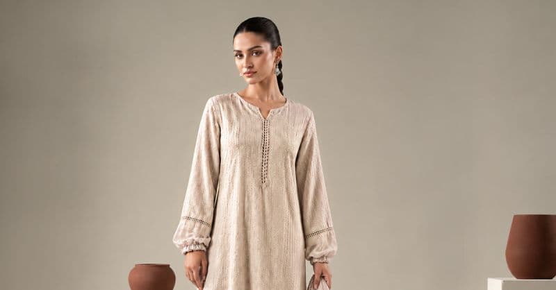 3 Piece Embroidered Lawn Suit thumbnail