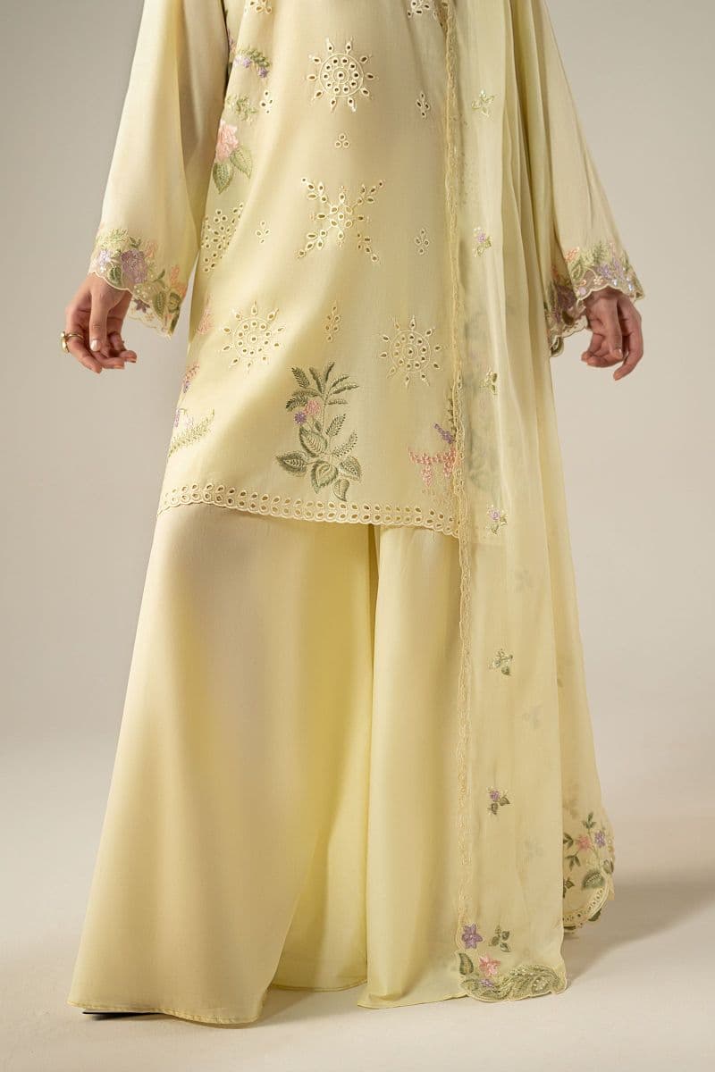 3 Piece Embroidered Lawn Suit thumbnail