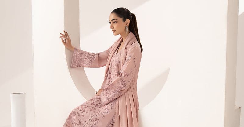 3 Piece Embroidered Lawn Suit thumbnail