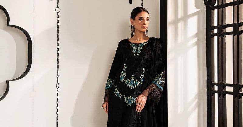 3 Piece Embroidered Lawn Suit thumbnail