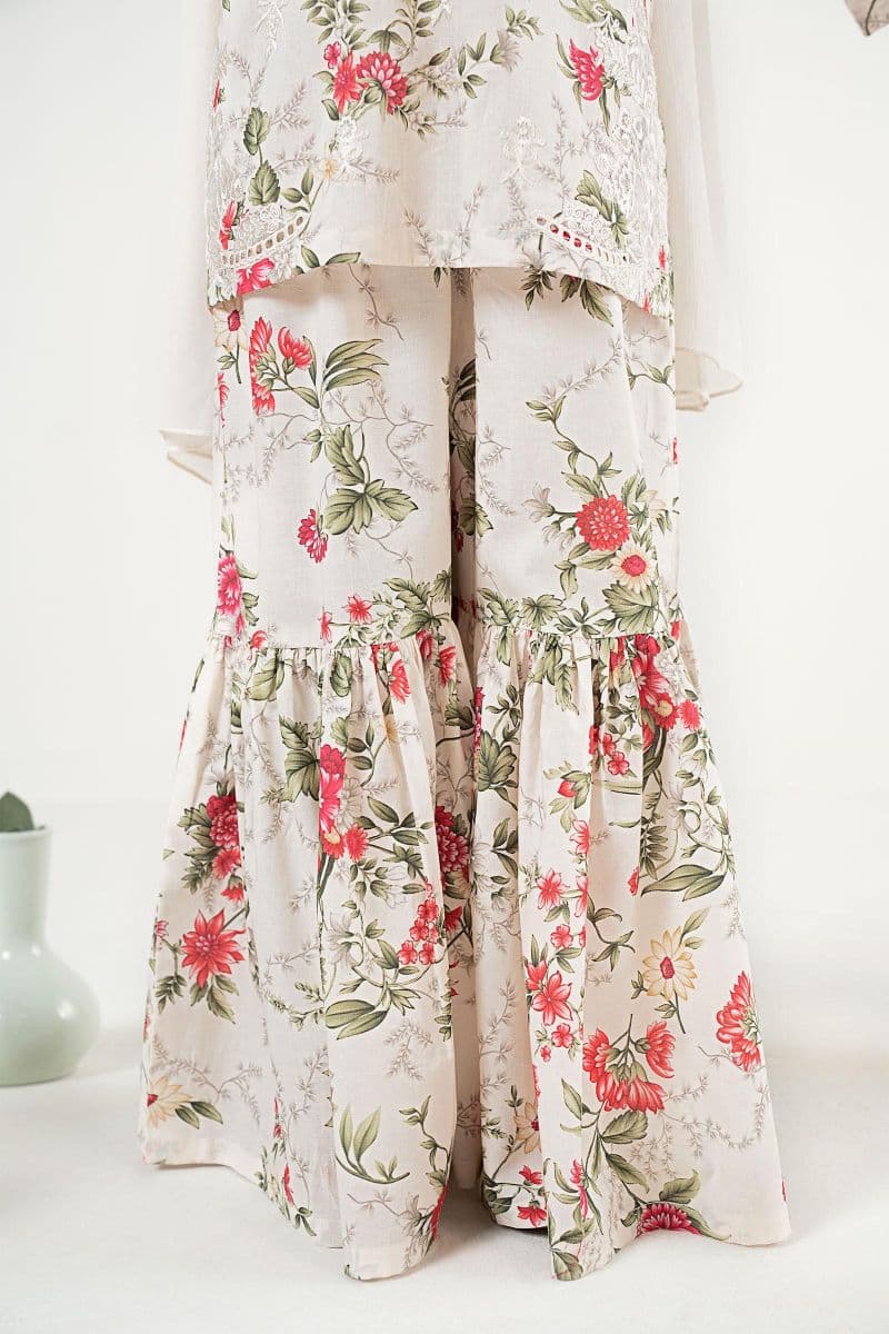 3 Piece Embroidered Lawn Suit thumbnail