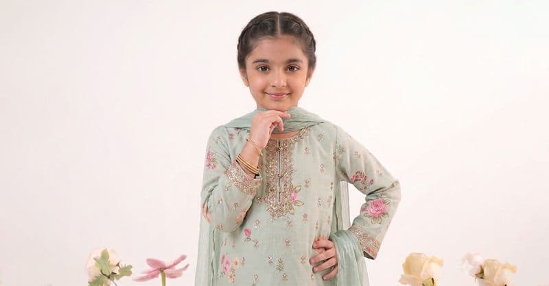 3 Piece Embroidered Lawn Suit thumbnail