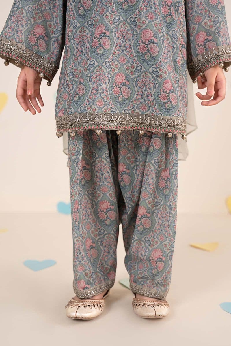 3 Piece Embroidered Lawn Suit thumbnail