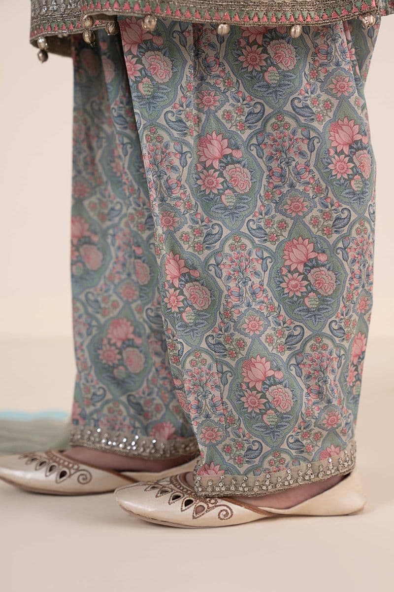 3 Piece Embroidered Lawn Suit thumbnail