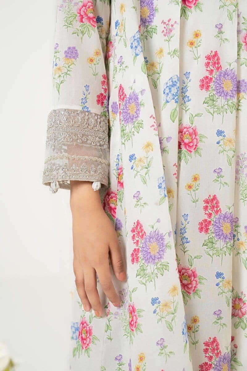3 Piece Embroidered Lawn Suit thumbnail