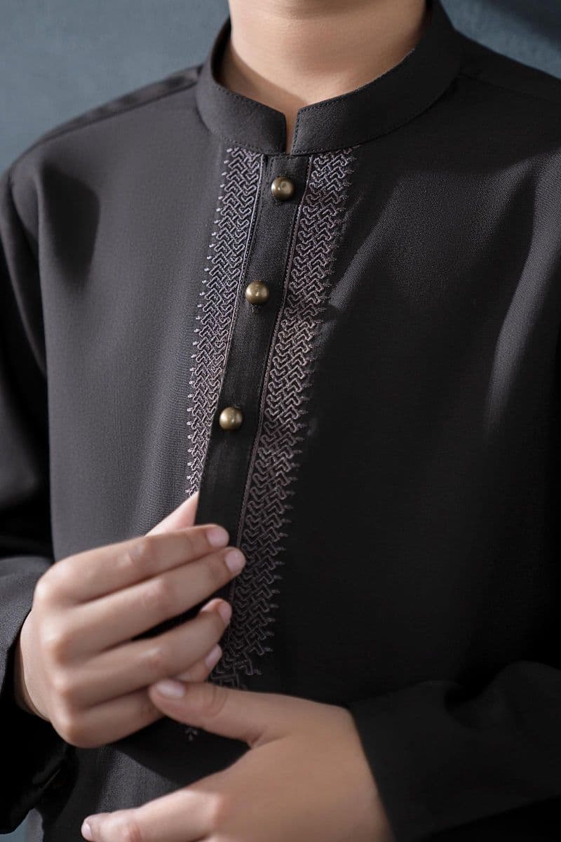 Embroidered Blended Kurta