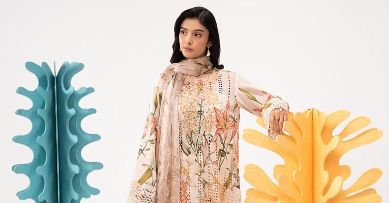 3 Piece Embroidered Lawn Suit thumbnail
